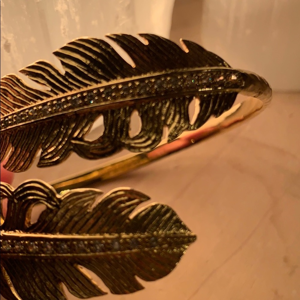 Feather cuff - Picture 6 of 6